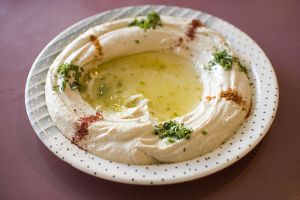 800px-Hummus_from_The_Nile